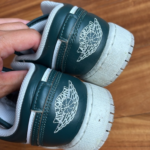 Green and white Air Jordans - Picture 5 of 9